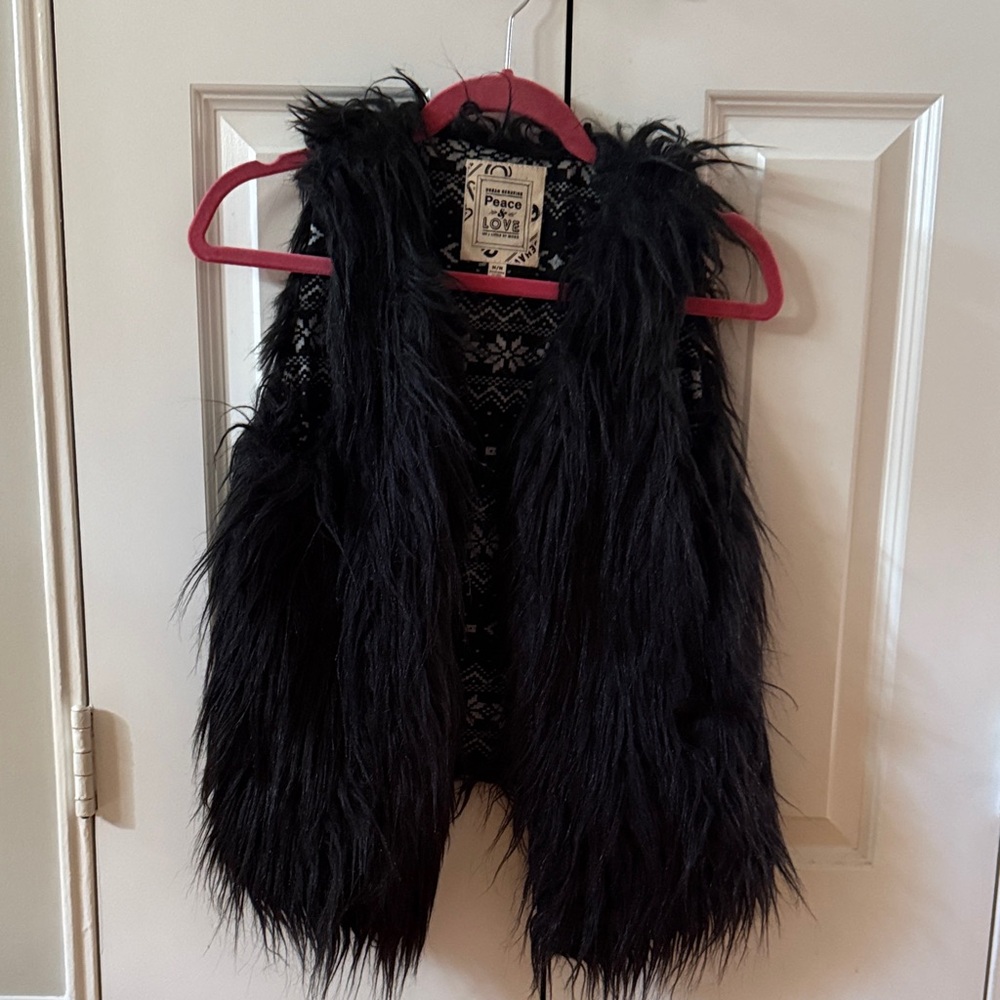 Urban Behavior Peace & Love Black Faux Fur Vest